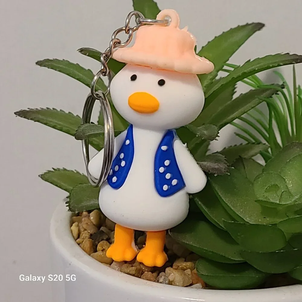 Unbranded‎ Duck Keychain Multi-Color NEW Collectible School Home Auto Gym Office